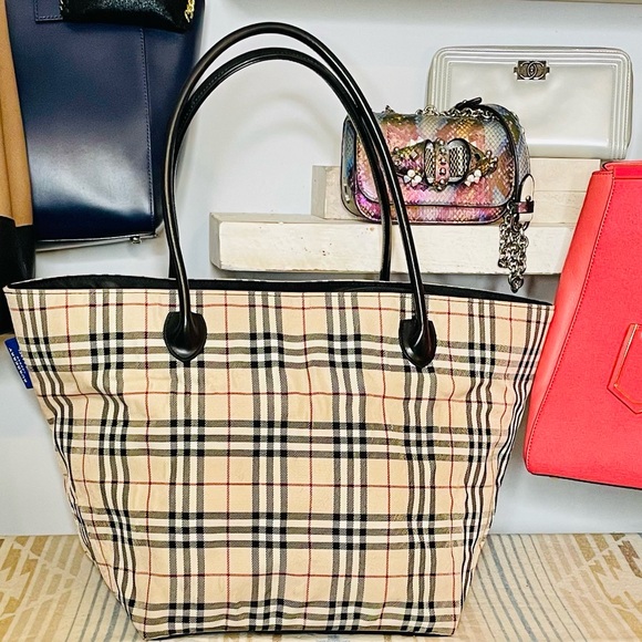 6 Piece Luxe Giftaway! Natural Coin Pearl Necklaces & Earrings - Picture 9 of 11